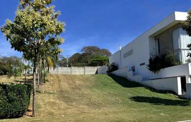 Imagem: O terreno à venda possui 768m² de Área e está localizado