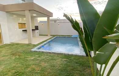 Imagem: A casa em condomínio possui 4 Dormitórios, 4 Banheiros, 2