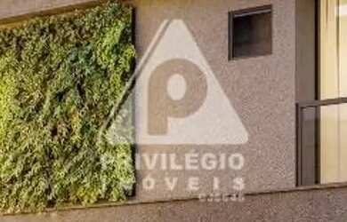 Imagem: A casa em condomínio possui 4 Dormitórios, 4 Banheiros, 3