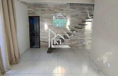 Imagem: A casa possui 3 Dormitórios, 3 Banheiros, 4 Vagas na garagem