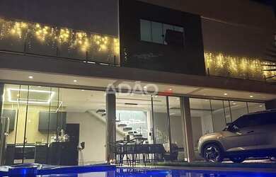 Imagem: A casa possui 3 Dormitórios, 2 Banheiros, 4 Vagas na garagem