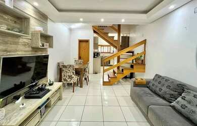 Imagem: A casa possui 2 Dormitórios, 3 Banheiros, 2 Vagas na garagem