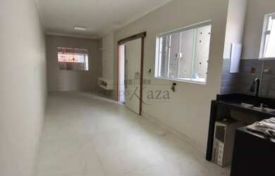 Imagem: A casa possui 3 Dormitórios, 3 Banheiros, 1 Vaga na garagem