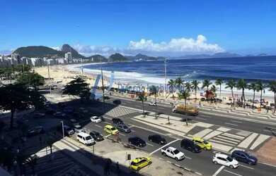 Imagem: O apartamento possui 4 Dormitórios, 3 Banheiros, 1 Vaga na