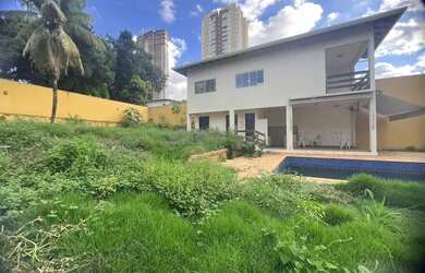 Imagem: A casa possui 5 Dormitórios, 5 Banheiros, 5 Vagas na garagem