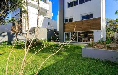 Imagem: A casa em condomínio possui 3 Dormitórios, 5 Banheiros, 3