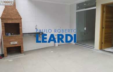 Imagem: A casa possui 2 Dormitórios, 3 Banheiros, 2 Vagas na garagem