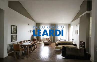 Imagem: A casa em condomínio à venda possui 4 Dormitórios, 5 Banheiros