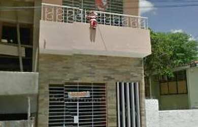 Imagem: A casa possui 3 Dormitórios e 1 Vaga na garagem e está localizado