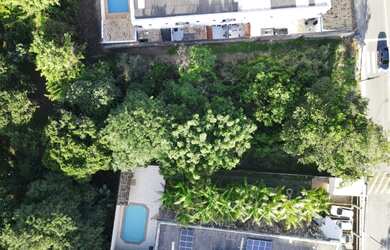 Imagem 7: Terreno em Patamares. 1-0m² de Área