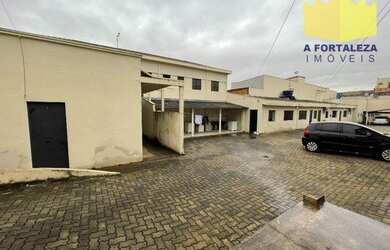 Imagem: A kitnet possui 1 Dormitório, 1 Banheiro, 1 Vaga na garagem