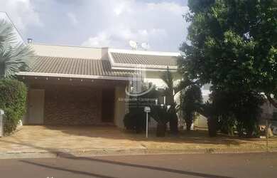 Imagem: A casa em condomínio possui 3 Dormitórios, 3 Banheiros, 4