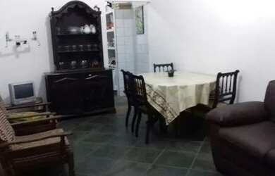 Imagem: A casa possui 2 Dormitórios, 1 Banheiro, 80m² de Área e