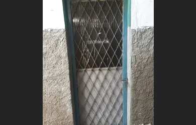 Imagem: A casa possui 2 Dormitórios, 1 Banheiro e está localizado