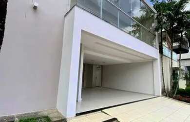 Imagem: A casa em condomínio possui 4 Dormitórios, 5 Banheiros, 2