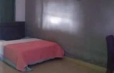 Imagem: A casa possui 4 Dormitórios, 2 Banheiros, 3 Vagas na garagem