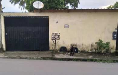 Imagem: A casa possui 4 Dormitórios, 2 Banheiros, 2 Vagas na garagem