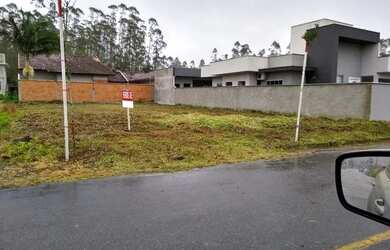 Imagem: O terreno e está localizado em Nereu Ramos, Jaraguá do Sul