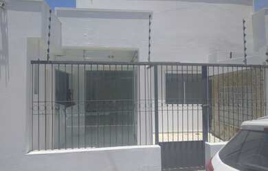 Imagem: A casa possui 3 Dormitórios, 5 Banheiros, 2 Vagas na garagem