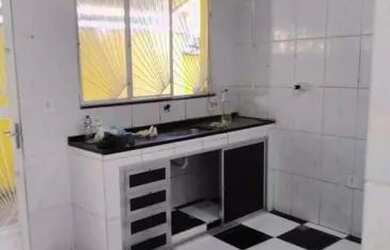 Imagem: A casa possui 2 Dormitórios, 1 Banheiro, 4 Vagas na garagem