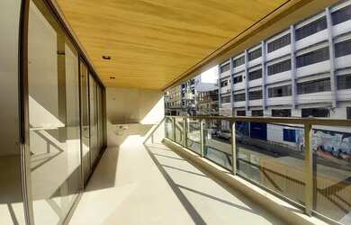 Imagem: O apartamento possui 2 Dormitórios, 3 Banheiros, 2 Vagas na