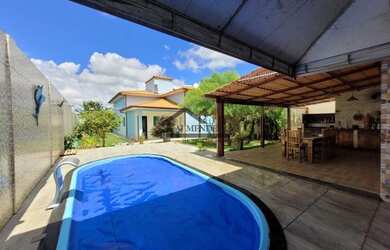 Imagem: A casa em condomínio possui 3 Dormitórios, 2 Banheiros, 3