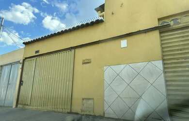 Imagem: A casa possui 3 Dormitórios, 2 Banheiros, 360m² de Área e