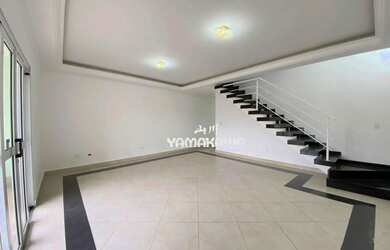 Imagem: A casa possui 3 Dormitórios, 3 Banheiros, 5 Vagas na garagem