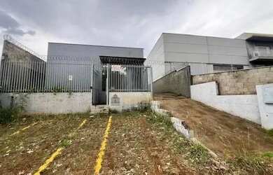 Imagem: O depósito possui 5 Vagas na garagem, 150m² de Área e está