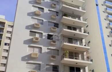 Imagem: O apartamento possui 4 Dormitórios, 4 Banheiros, 5 Vagas na