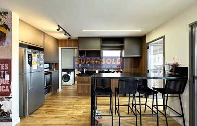 Imagem: O apartamento possui 2 Dormitórios, 2 Banheiros, 2 Vagas na