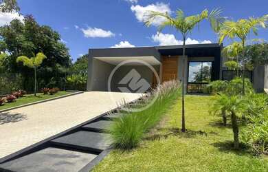 Imagem: A casa em condomínio possui 3 Dormitórios, 3 Banheiros, 5