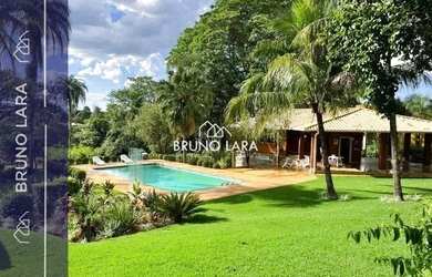 Imagem: A casa em condomínio possui 4 Dormitórios, 4 Banheiros, 5