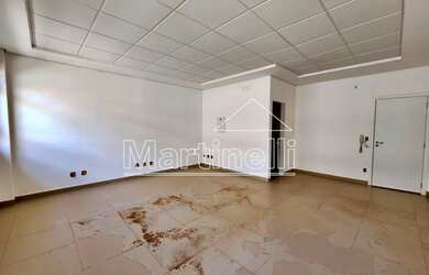 Imagem: O depósito para alugar possui 1 Vaga na garagem e 32m² de