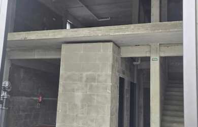 Imagem 3: Locação Comercial - Sala com 2 pisos e 201m² e 2 banheiros - Balneário...