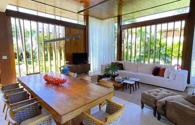 Imagem: A casa possui 5 Dormitórios, 5 Banheiros, 1 Vaga na garagem