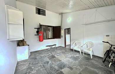 Imagem 2: Casa Térrea com Ático e 5 Quartos para Venda no Bairro Seminário Curitiba...