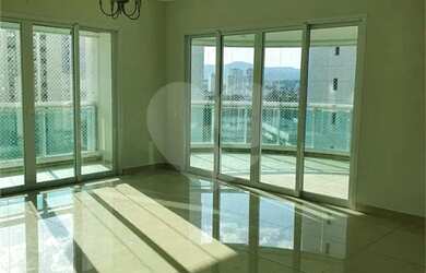 Imagem: O apartamento possui 4 Dormitórios, 5 Banheiros, 5 Vagas na