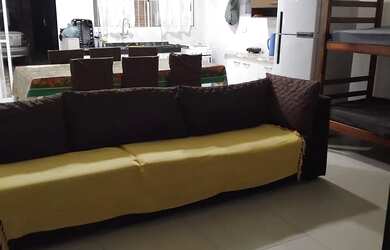 Imagem: A casa possui 3 Dormitórios, 2 Banheiros, 2 Vagas na garagem