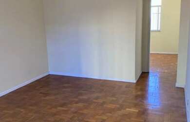 Imagem 3: Apartamento com 2/4 com dependência no Politeama de Cima