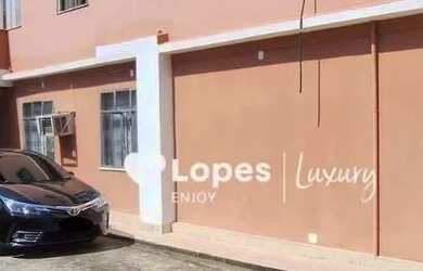 Imagem: A casa possui 5 Dormitórios, 5 Banheiros, 5 Vagas na garagem