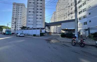 Imagem: O apartamento possui 2 Dormitórios, 1 Banheiro, 1 Vaga na garagem