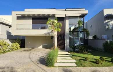 Imagem: A casa em condomínio possui 4 Dormitórios, 5 Banheiros, 4