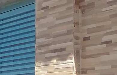 Imagem: A casa possui 3 Dormitórios, 2 Banheiros, 2 Vagas na garagem