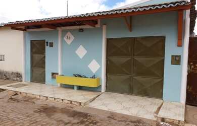 Imagem: A casa possui 3 Dormitórios, 4 Banheiros, 1 Vaga na garagem