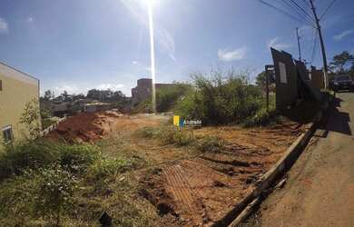 Imagem: O terreno possui 700m² de Área e está localizado em Jardim