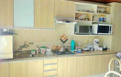 Imagem: A casa possui 3 Dormitórios, 1 Banheiro, 1 Vaga na garagem