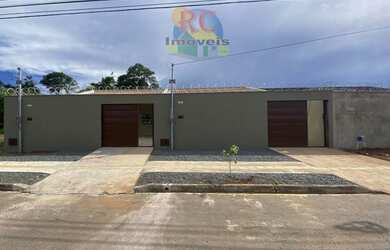 Imagem: A casa possui 2 Dormitórios, 2 Banheiros, 1 Vaga na garagem