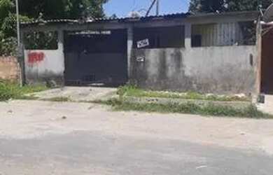 Imagem: A casa possui 3 Dormitórios, 3 Banheiros, 2 Vagas na garagem