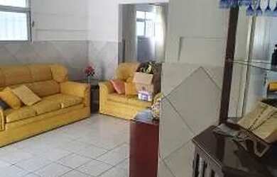 Imagem: A casa possui 3 Dormitórios, 1 Banheiro, 1 Vaga na garagem